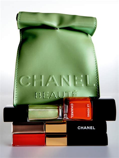 chanel makeup chair for sale|CHANEL MAKEUP TAKEAWAYS – Summer Makeup Sets .